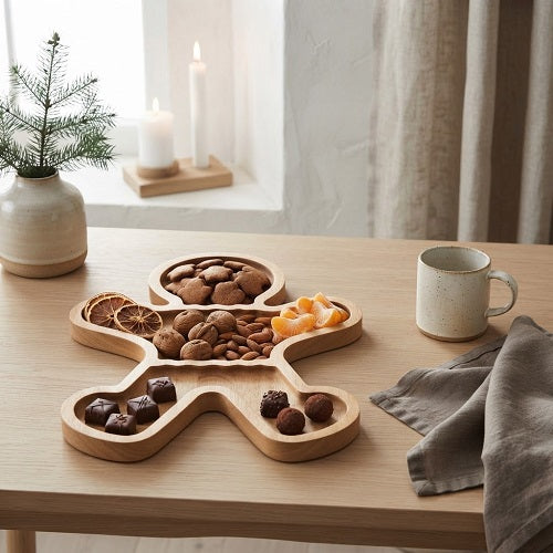 Bandeja Navideña PEPPAR — Madera Maciza con Forma de Hombre de Jengibre
