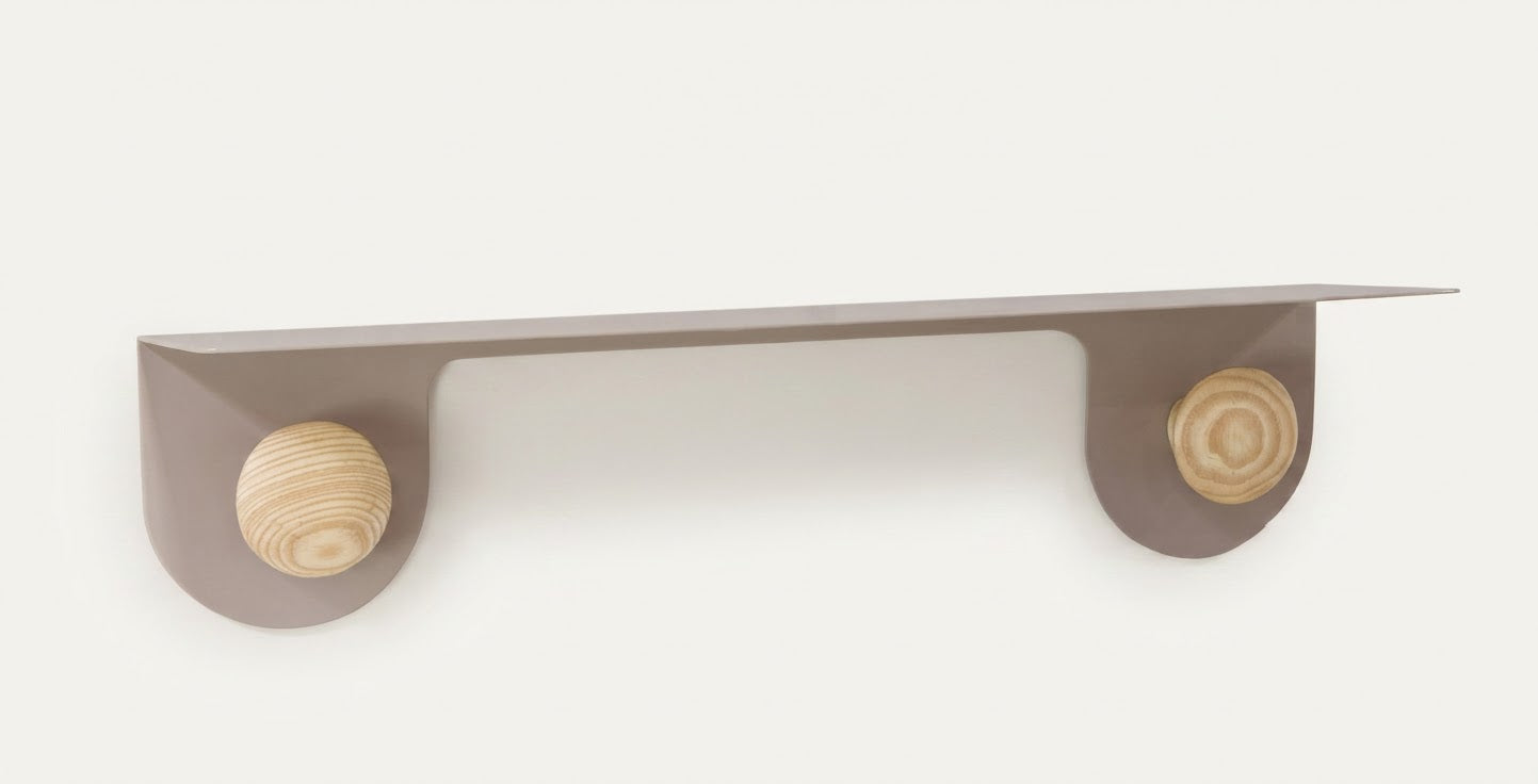 Estante de pared SOLHUSEN KROK con percheros