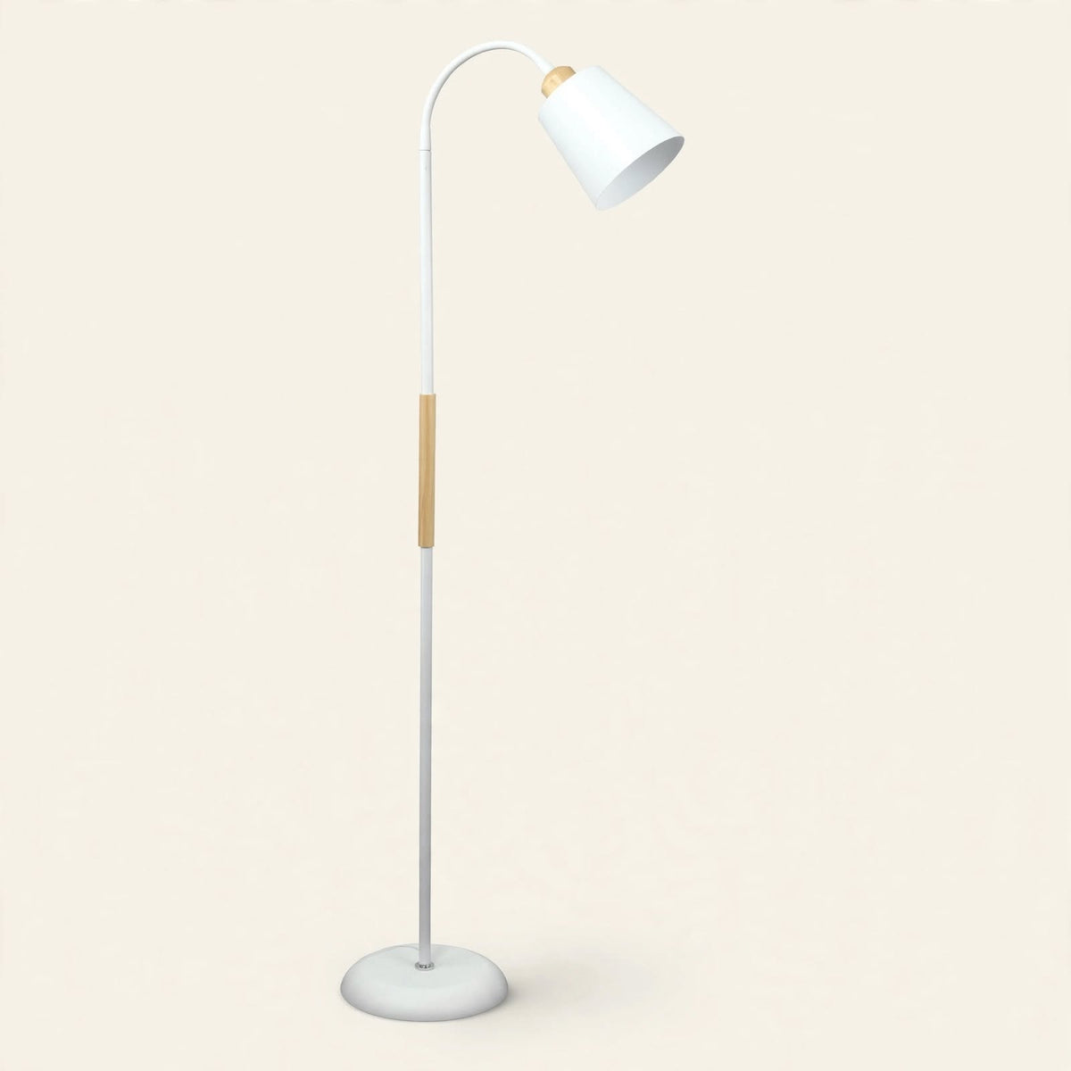 Lámpara de Pie SKEN — Metal y Madera, Brazo Orientable, 150 cm
