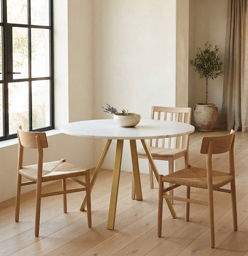 Mesa de Comedor MYRA — Efecto Mármol Blanco y Metal Dorado