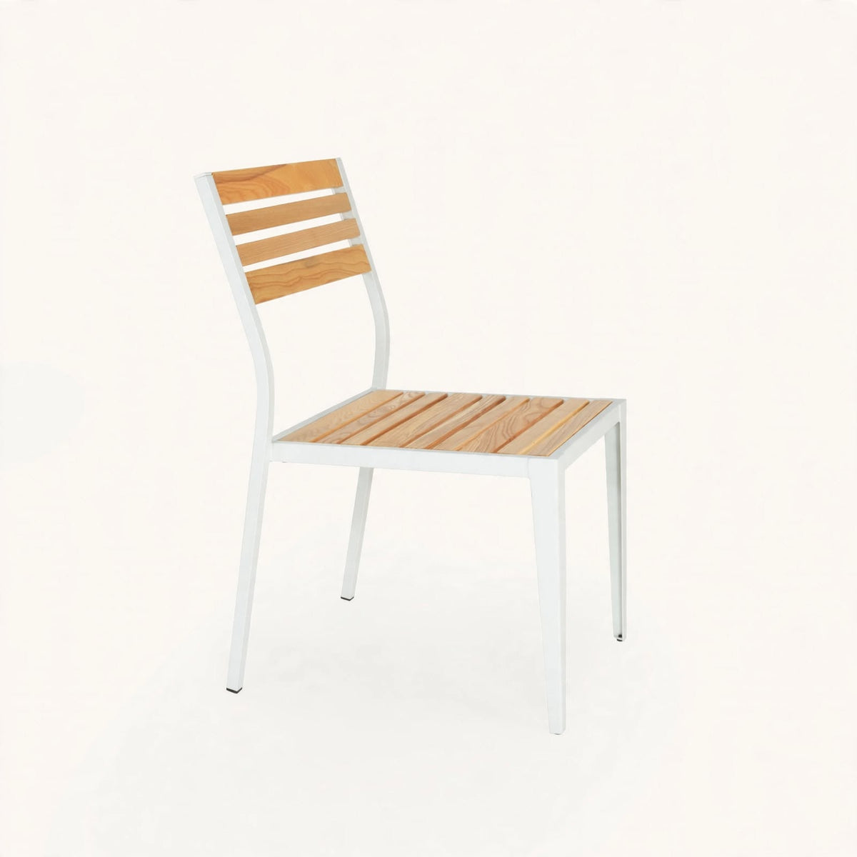 Silla de exterior DUNA — Fresno y acero blanco
